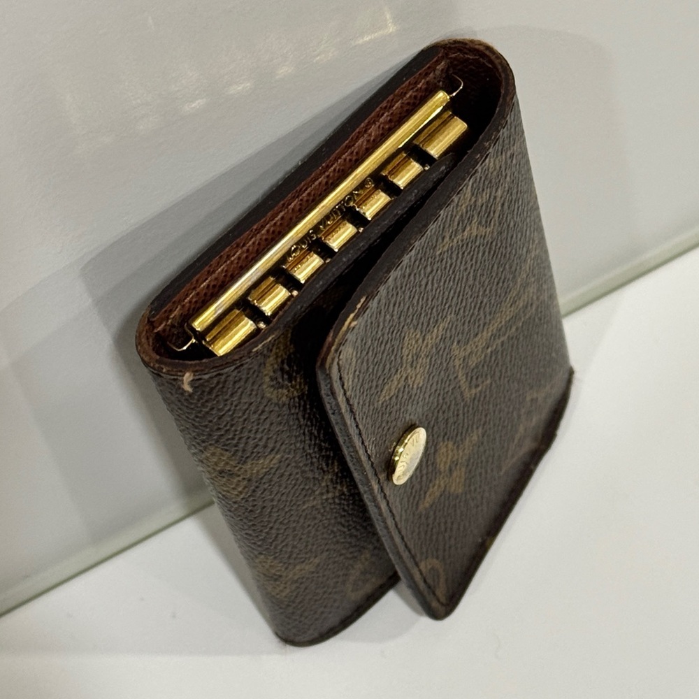 Louis Vuitton Monogram 6 Key Holder M62630 - Picture 5 of 15